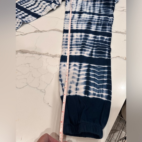 🌸 Tye-Dye Blue Sweatsuit Size M Tall Pants and Zip Up Hoodie🌸 - Picture 4 of 8
